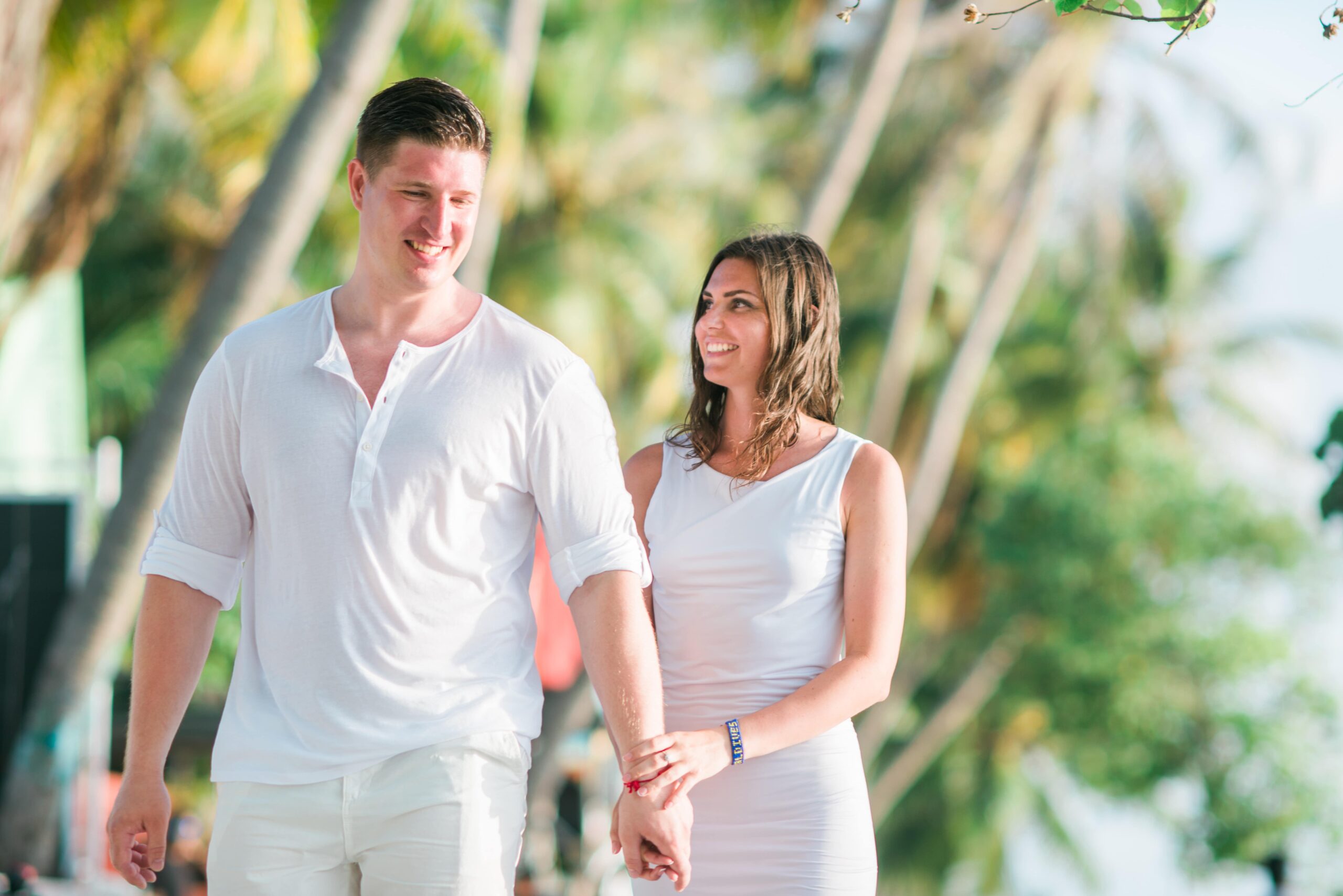 couple-wearing-white-2549088